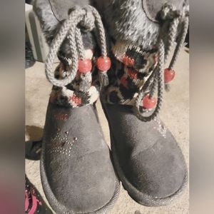 Sketchers snow boots gray